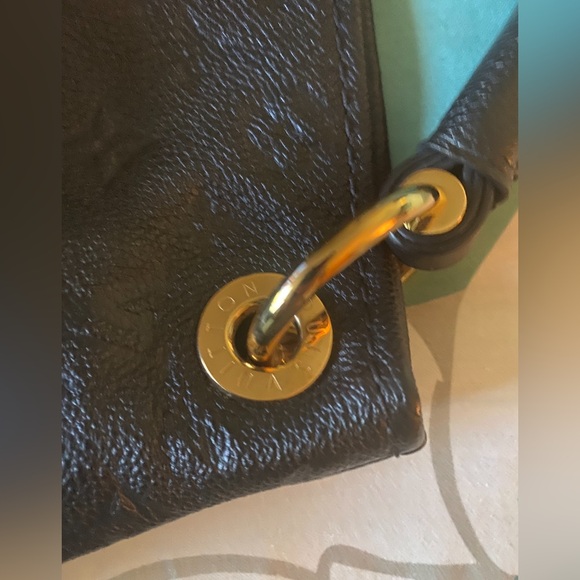 Louis Vuitton Black Empreinte Artsy Shoulder Bag - Picture 8 of 13